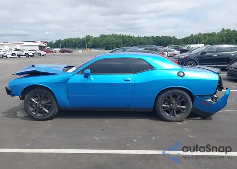 2023 Dodge Challenger Sxt Awd z USA, uszkodzony, nr VIN 2C3CDZGG1PH663063